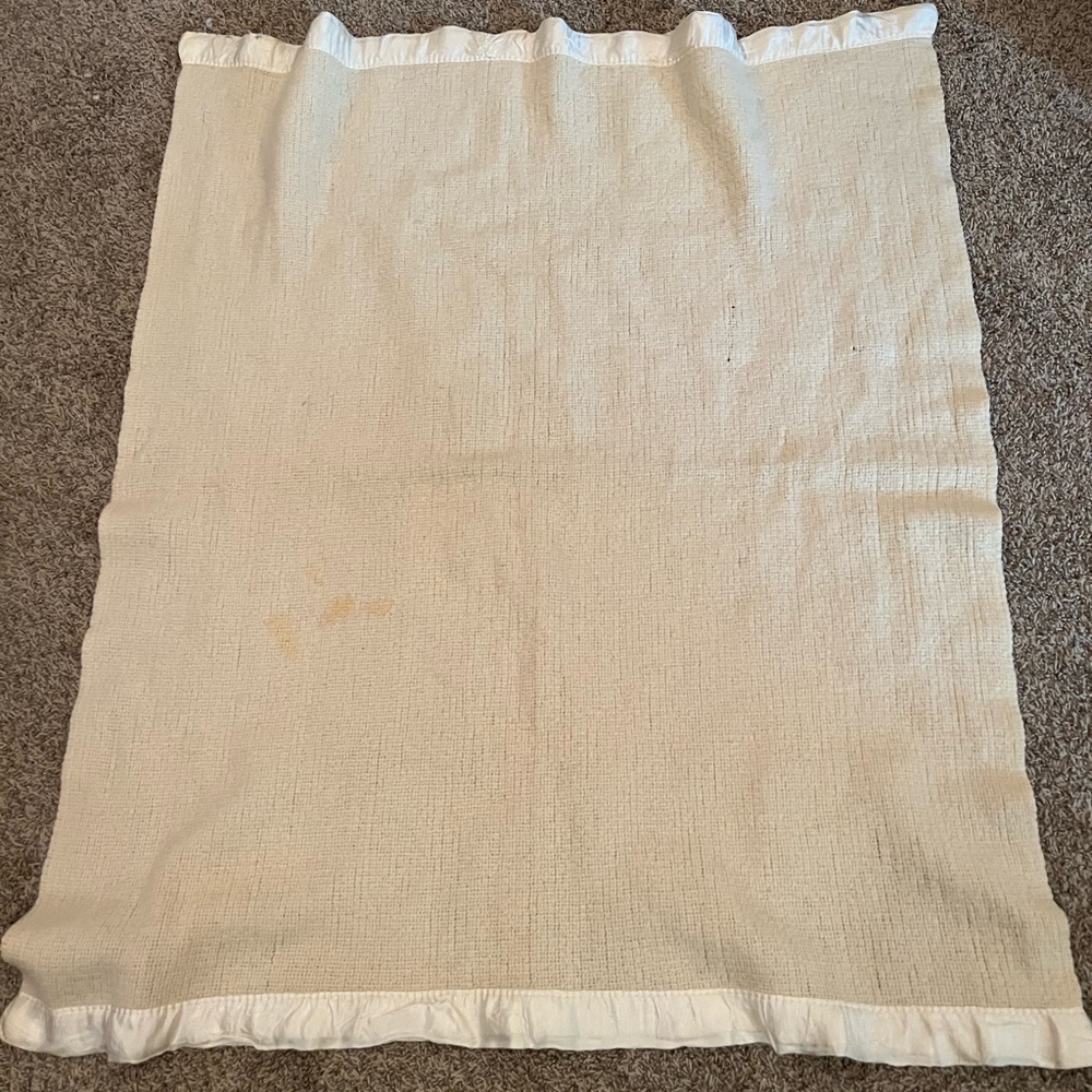 Vintage Northstar yellow blanket 42x34‎